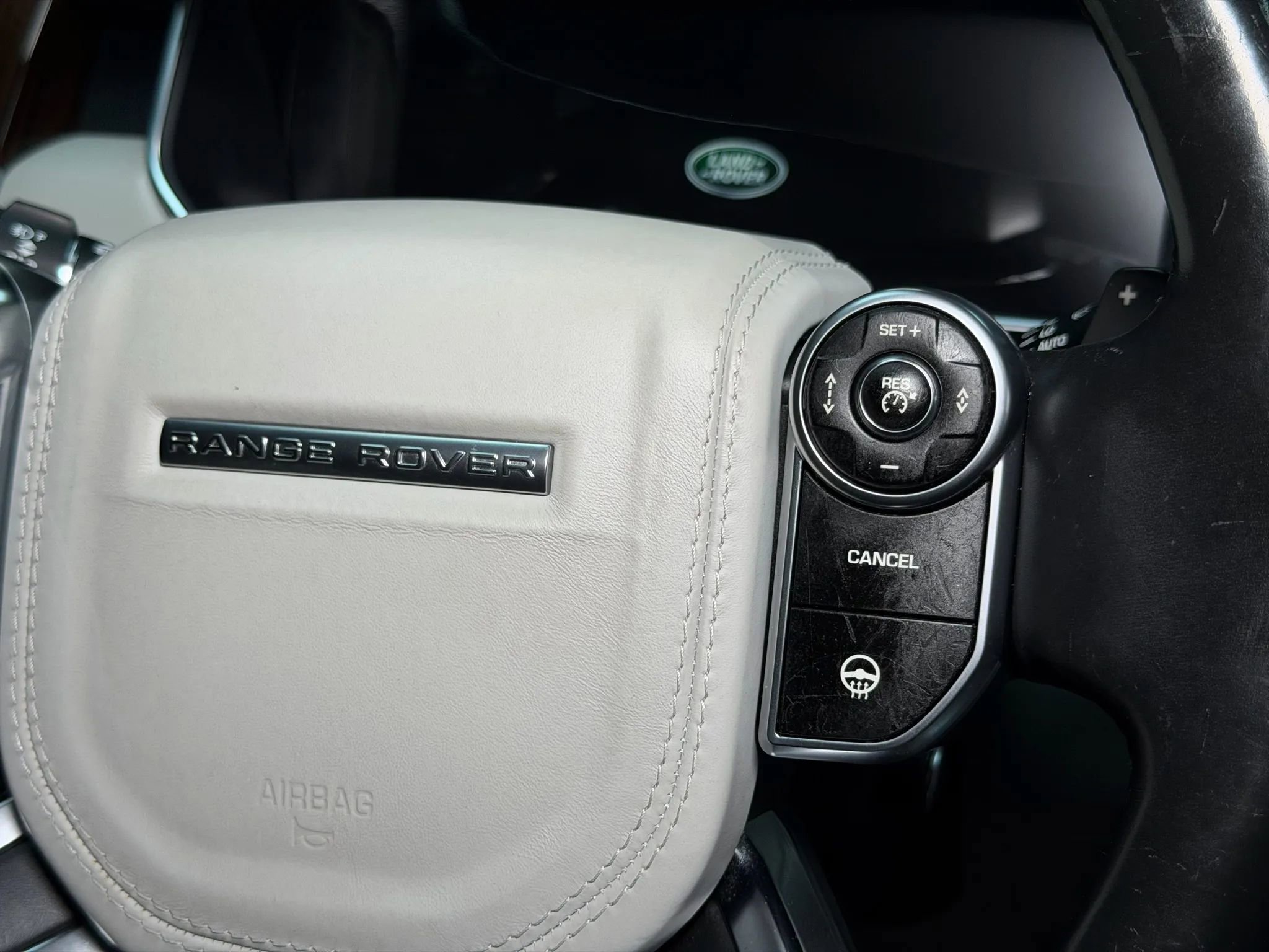 Used 2014 Land Rover Range Rover Supercharged image 42