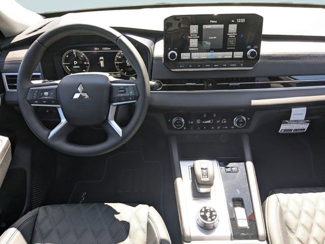 New 2025 Mitsubishi Outlander SEL image 14