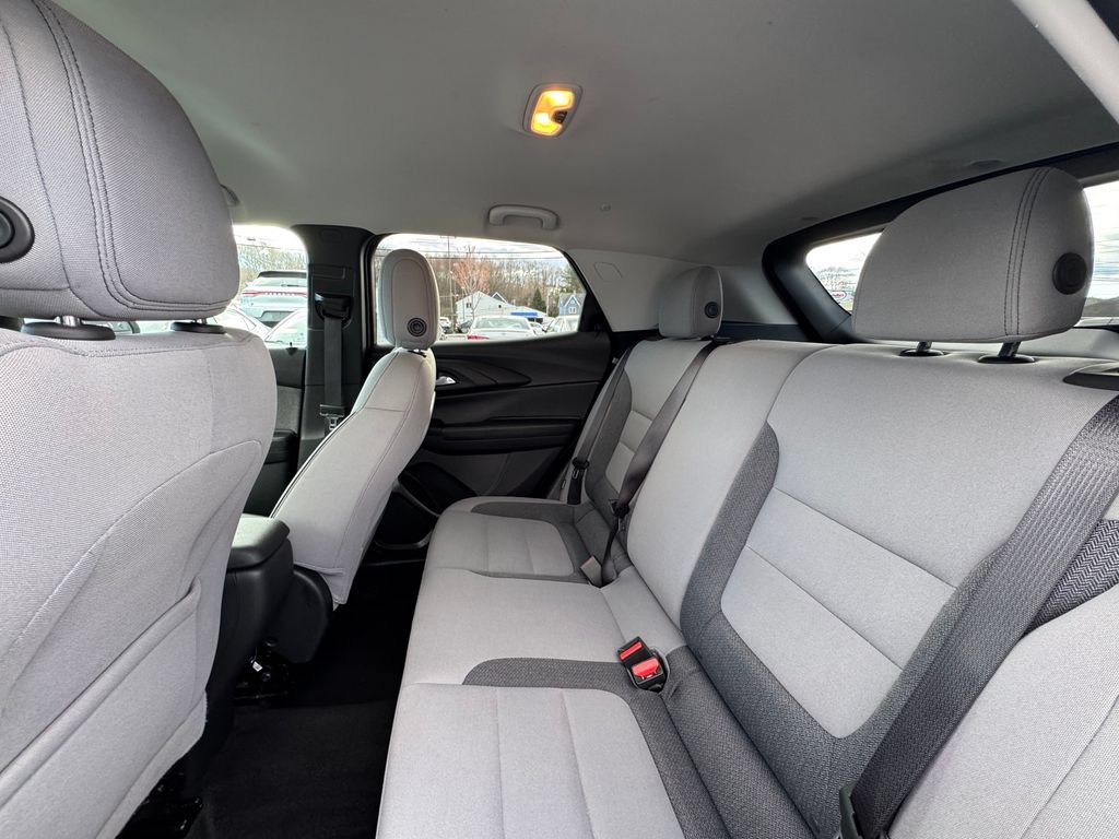 Used 2025 Chevrolet TrailBlazer LT AWD/4WD image 17