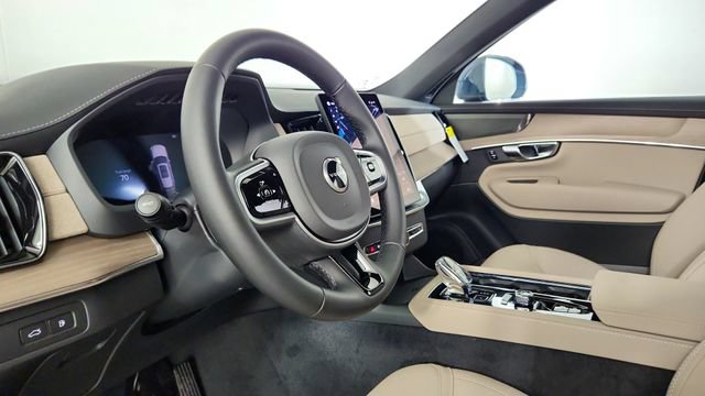 New 2026 Volvo XC90 T8 Plus w/ Protection Package Premier AWD/4WD image 12