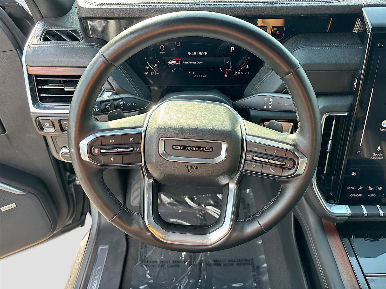 Used 2025 GMC Yukon Denali RWD image 11