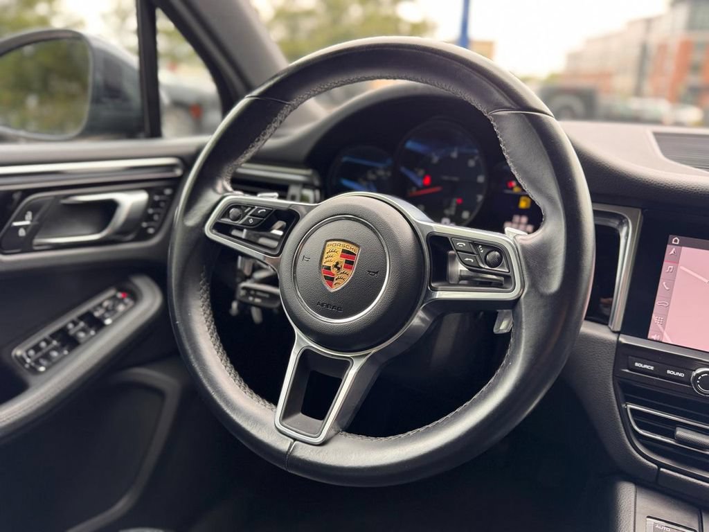 Used 2020 Porsche Macan AWD/4WD image 27