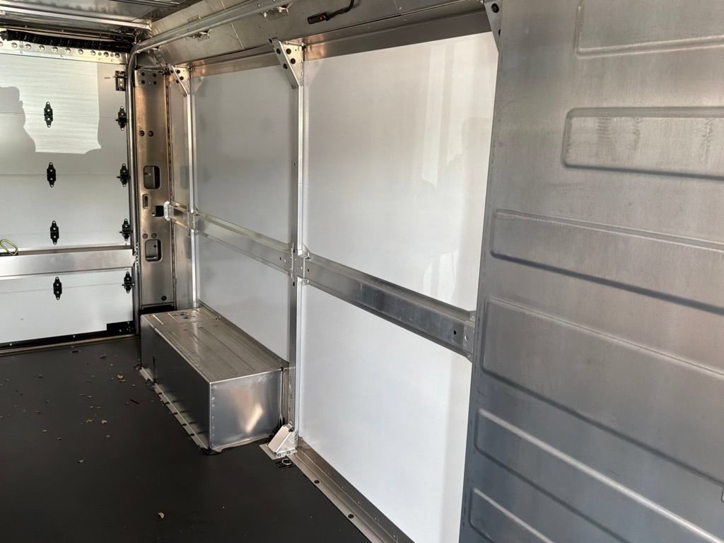 Used 2024 Chevrolet Brightdrop 600 w/ Commercial Equipment Package AWD/4WD image 18