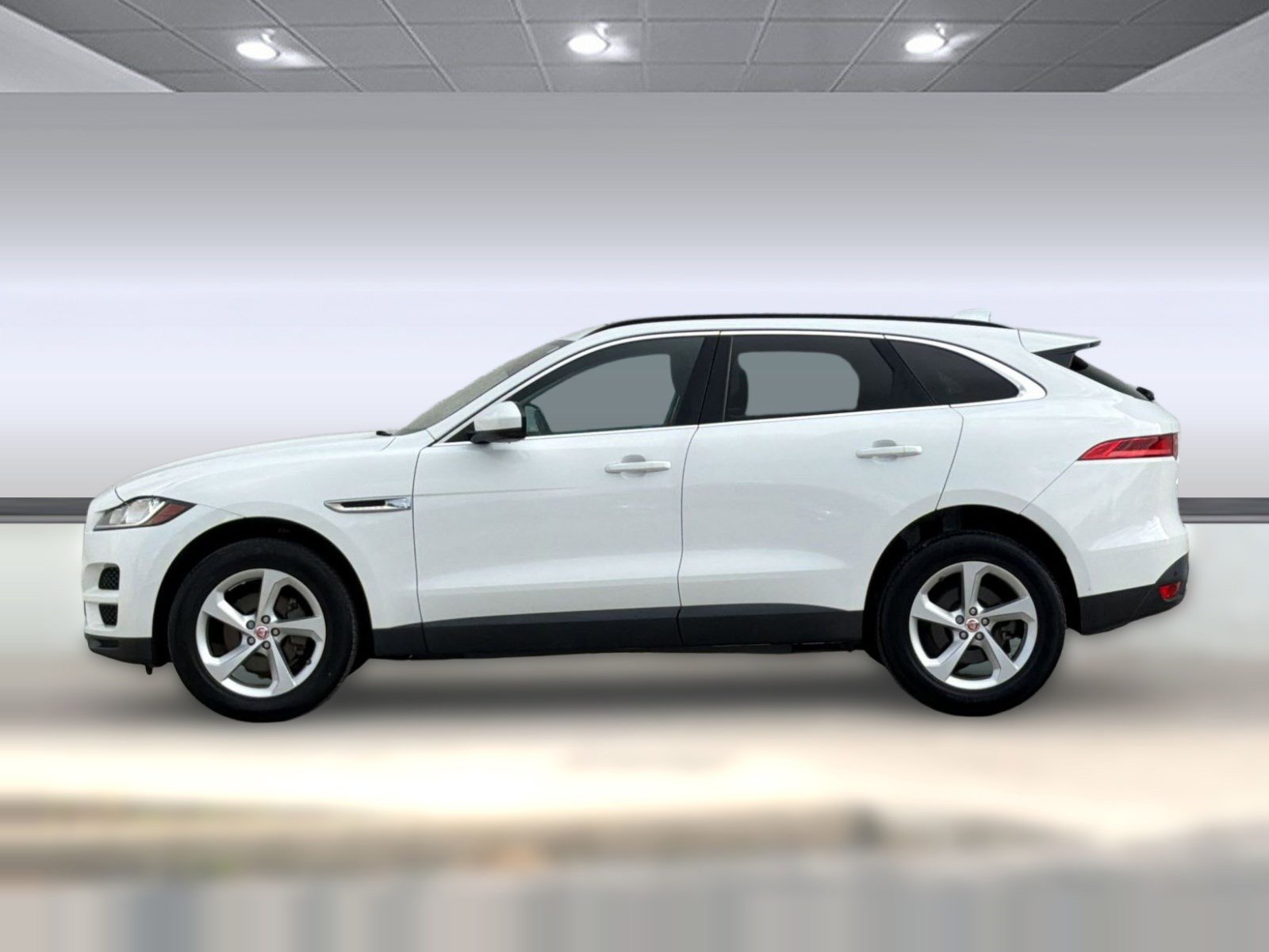 Used 2019 Jaguar F-PACE Premium AWD/4WD image 2