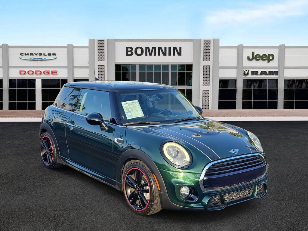 Used 2016 MINI Cooper 2-Door Hardtop video 2