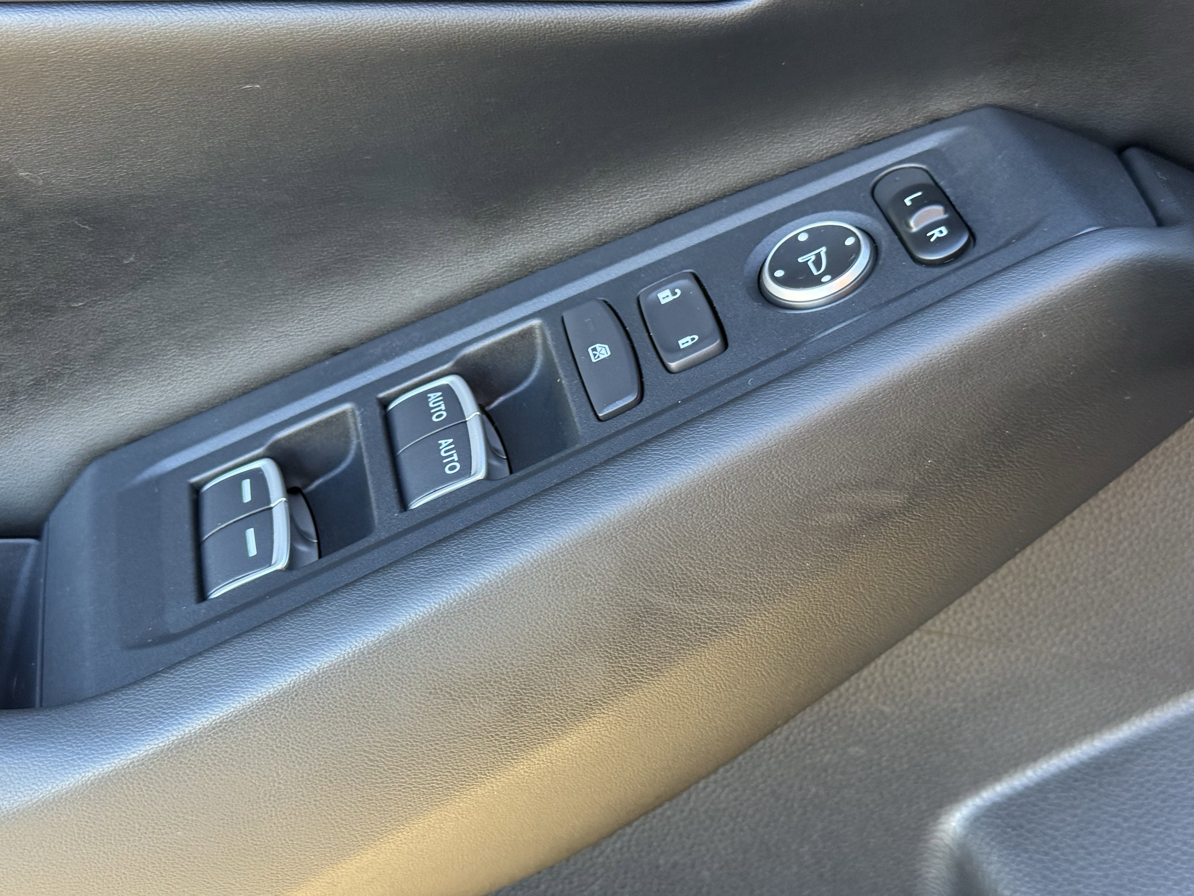 Used 2023 Honda Accord EX-L image 28