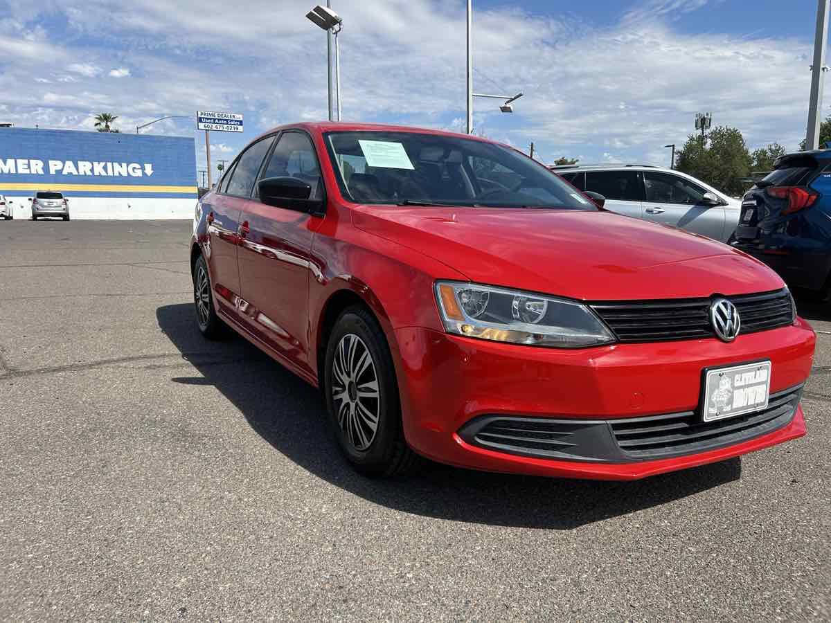 Used 2013 Volkswagen Jetta Base 4dr Sedan 6A image 2
