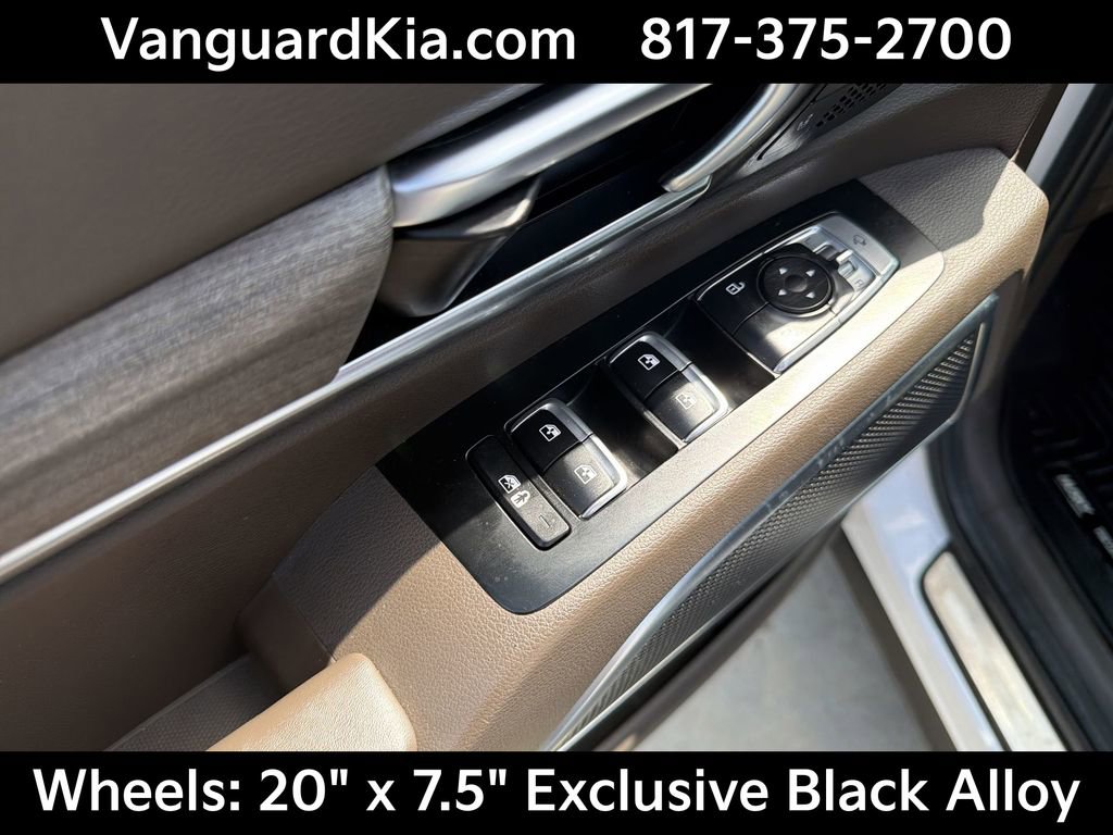 Certified 2022 Kia Telluride SX w/ Nightfall Edition Package image 17