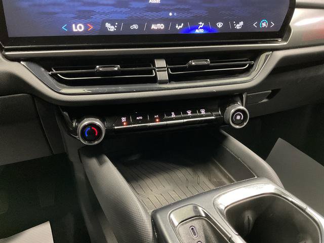 Used 2024 Chevrolet Equinox EV RS AWD/4WD image 17