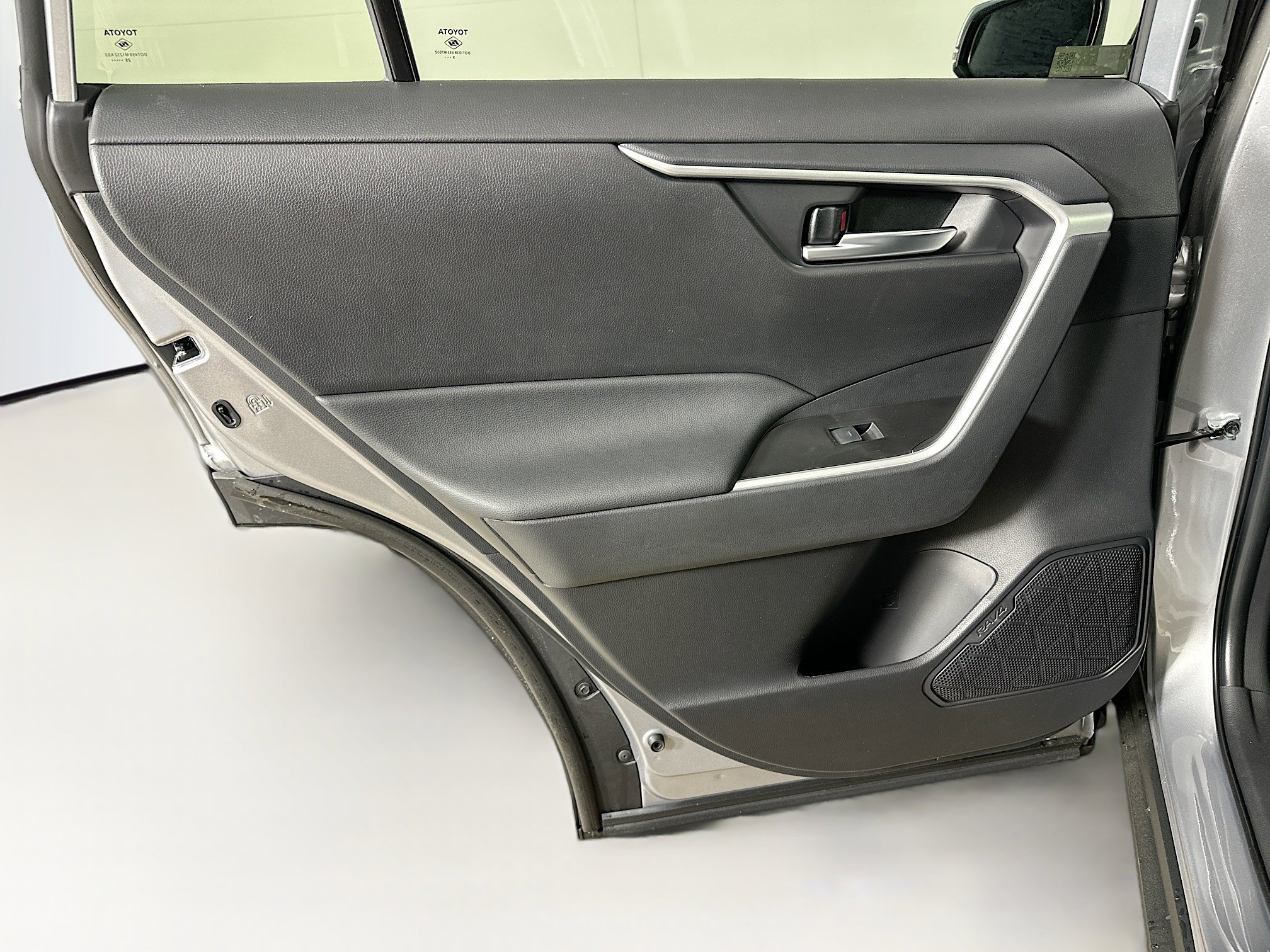 Used 2025 Toyota RAV4 XLE w/ Convenience Package image 25