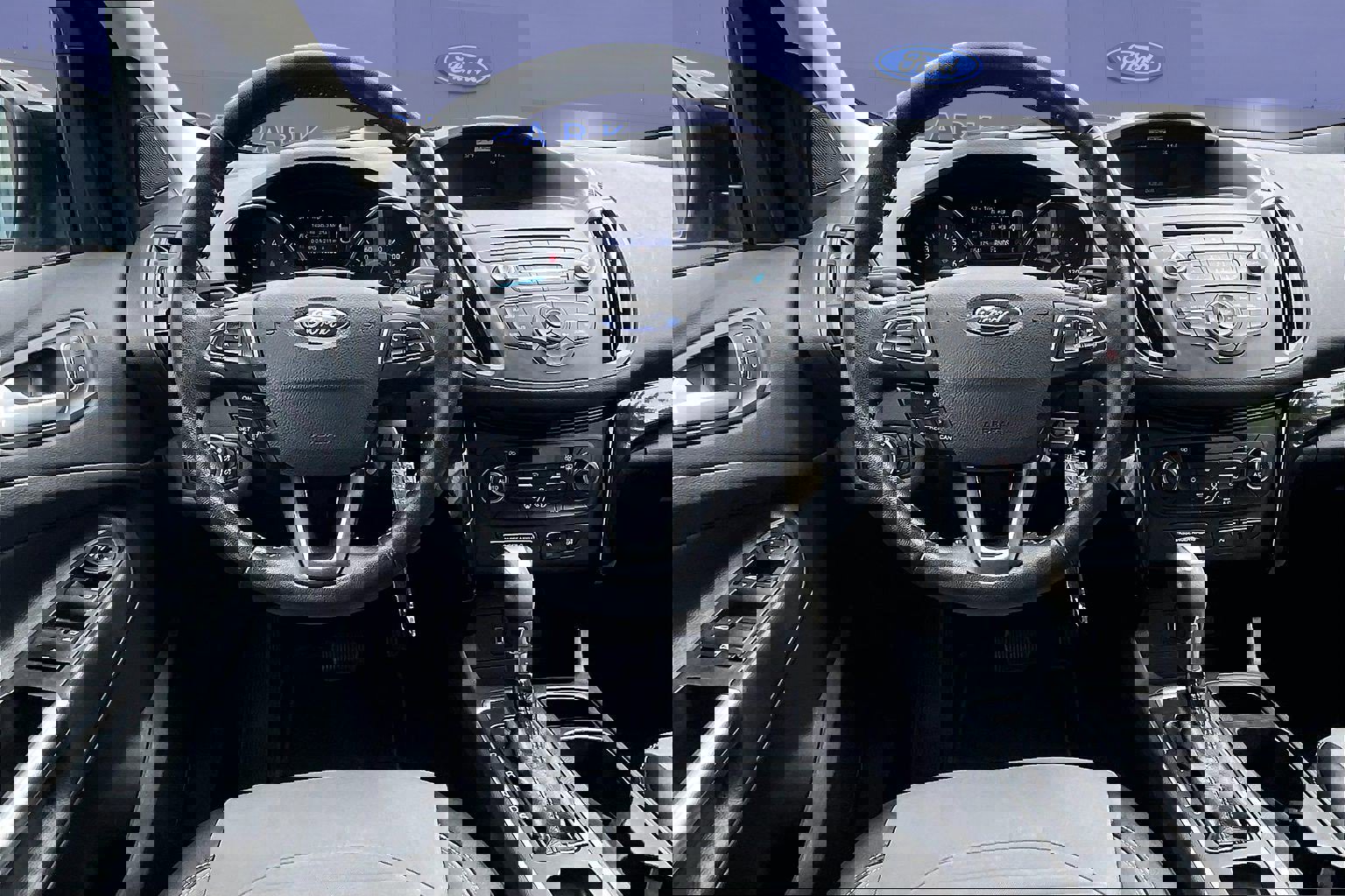 Used 2017 Ford Escape SE w/ SE Sport Appearance Package FWD image 8