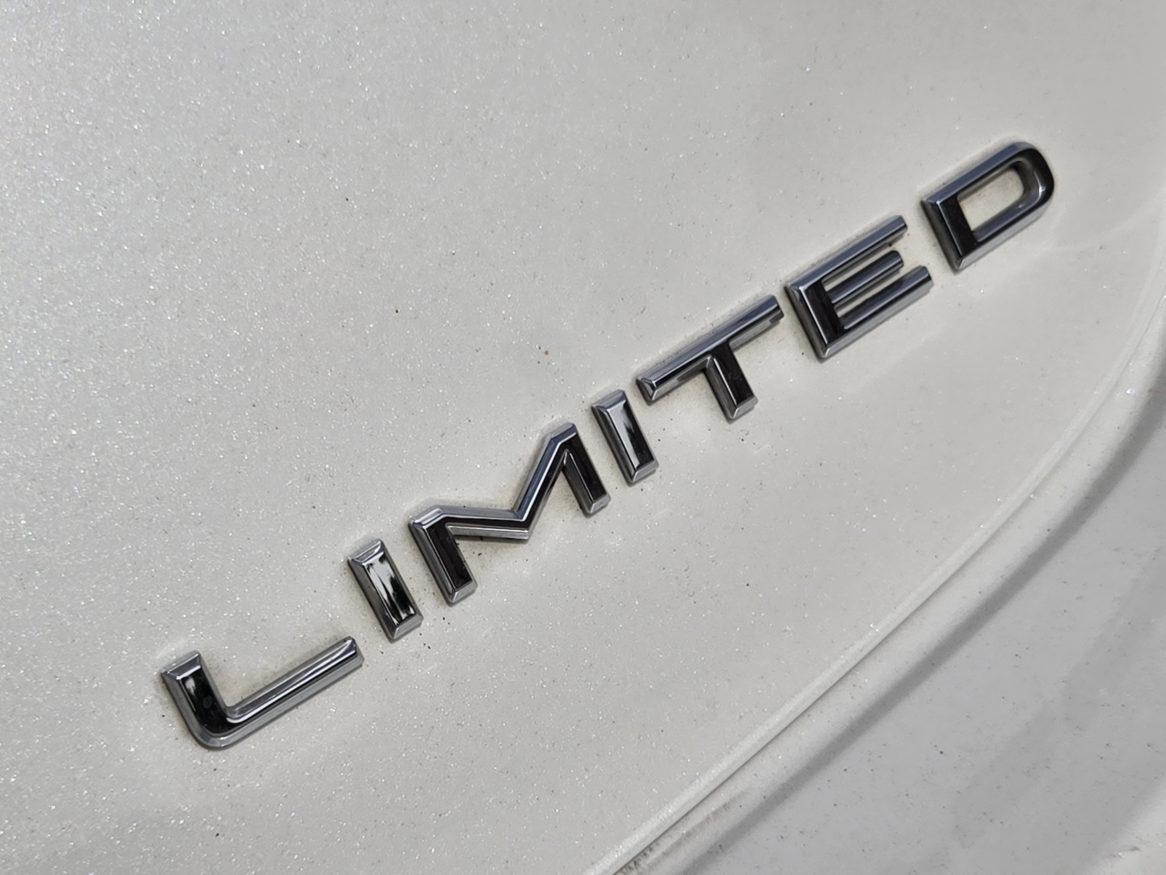 Used 2018 Toyota Avalon Limited FWD image 27