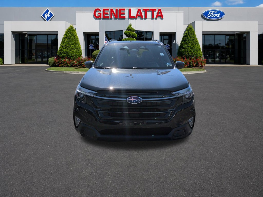 Used 2025 Subaru Forester Touring AWD/4WD image 2
