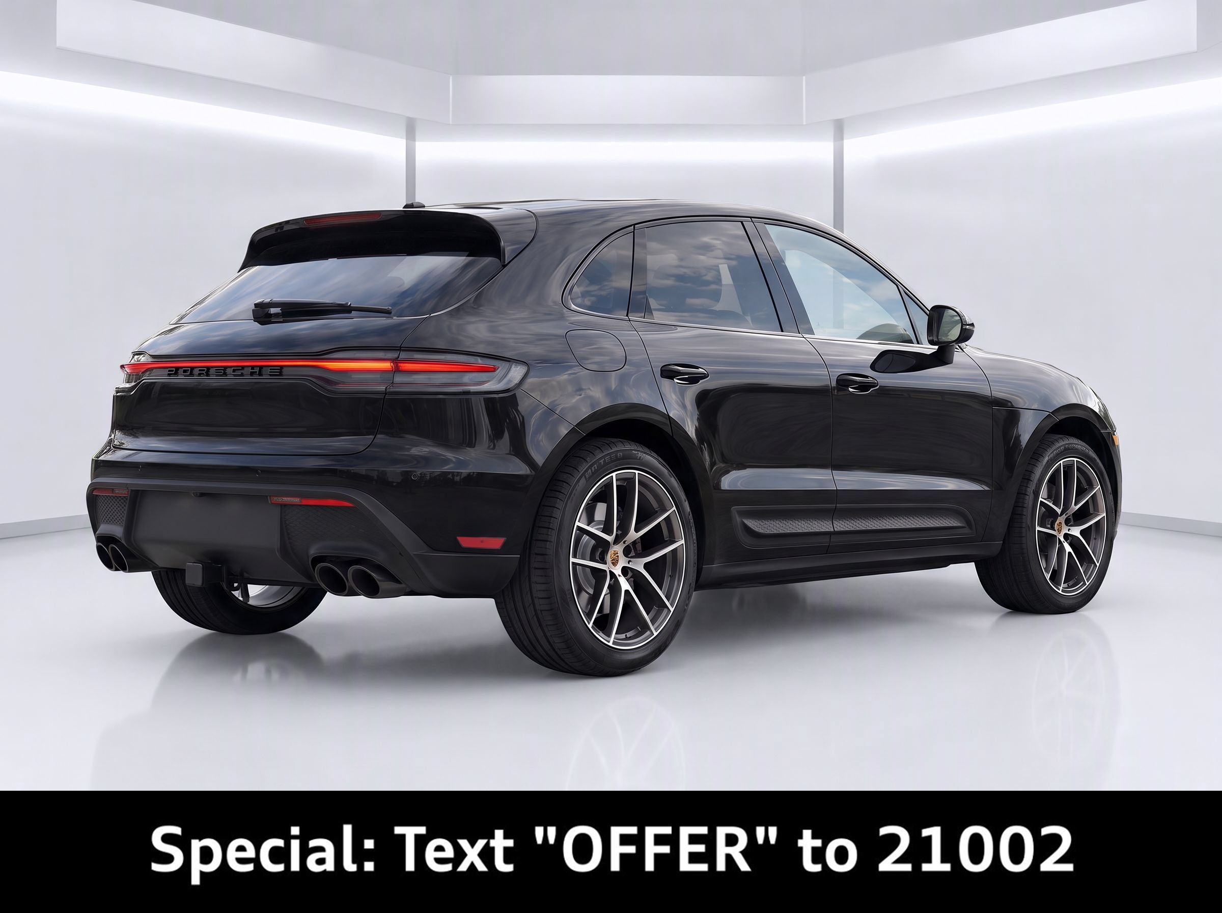 Used 2024 Porsche Macan AWD/4WD image 4