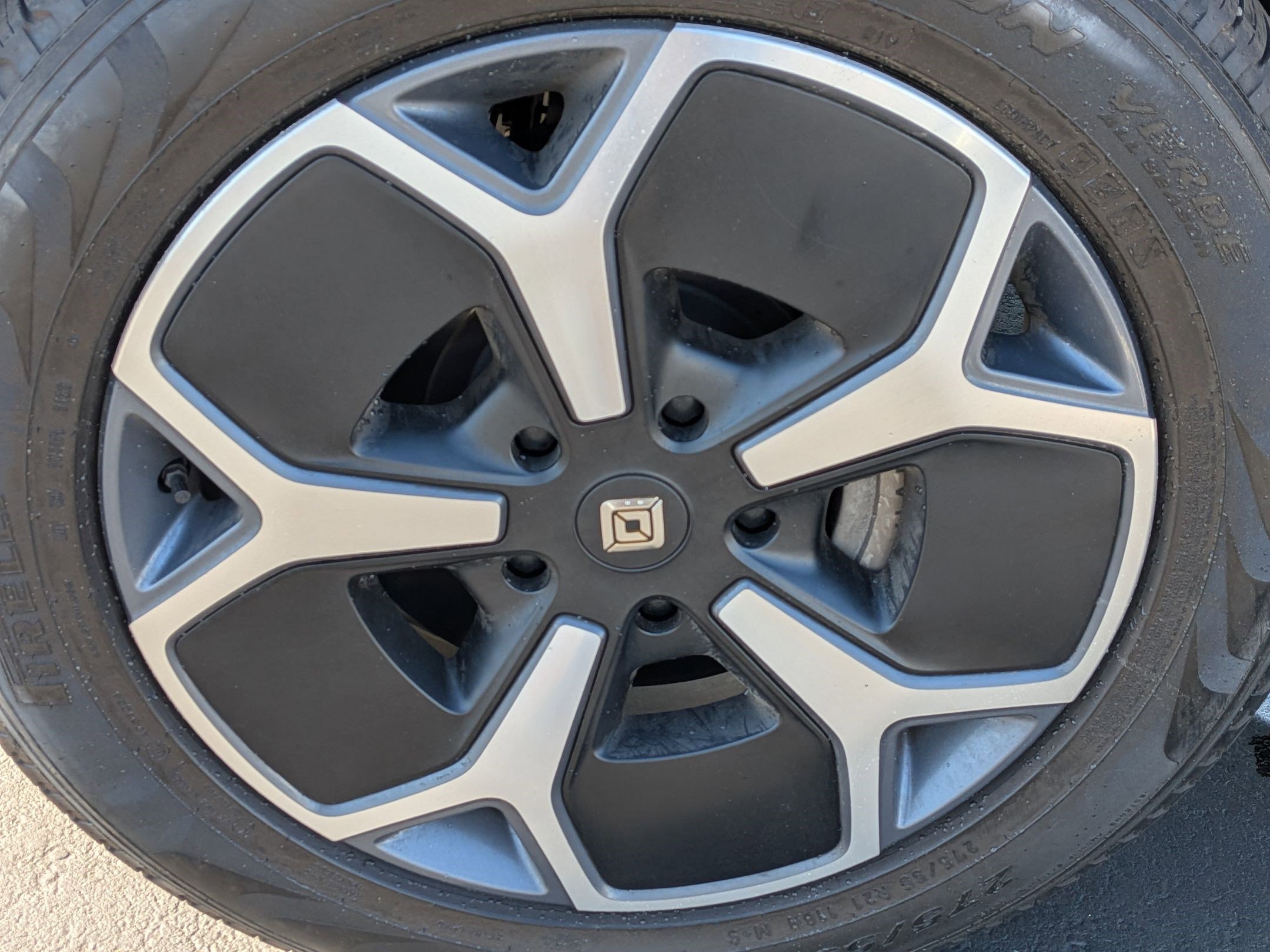 Used 2024 Rivian R1T Adventure image 12