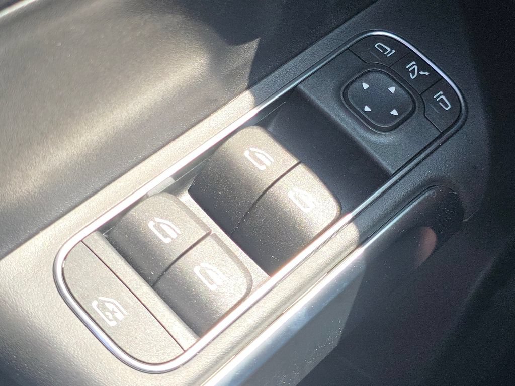 New 2026 Mercedes-Benz GLB 250 4MATIC image 27