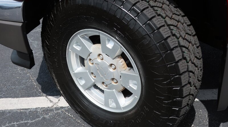 Used 2005 Chevrolet Colorado LS w/ Safe And Sound Package RWD image 24