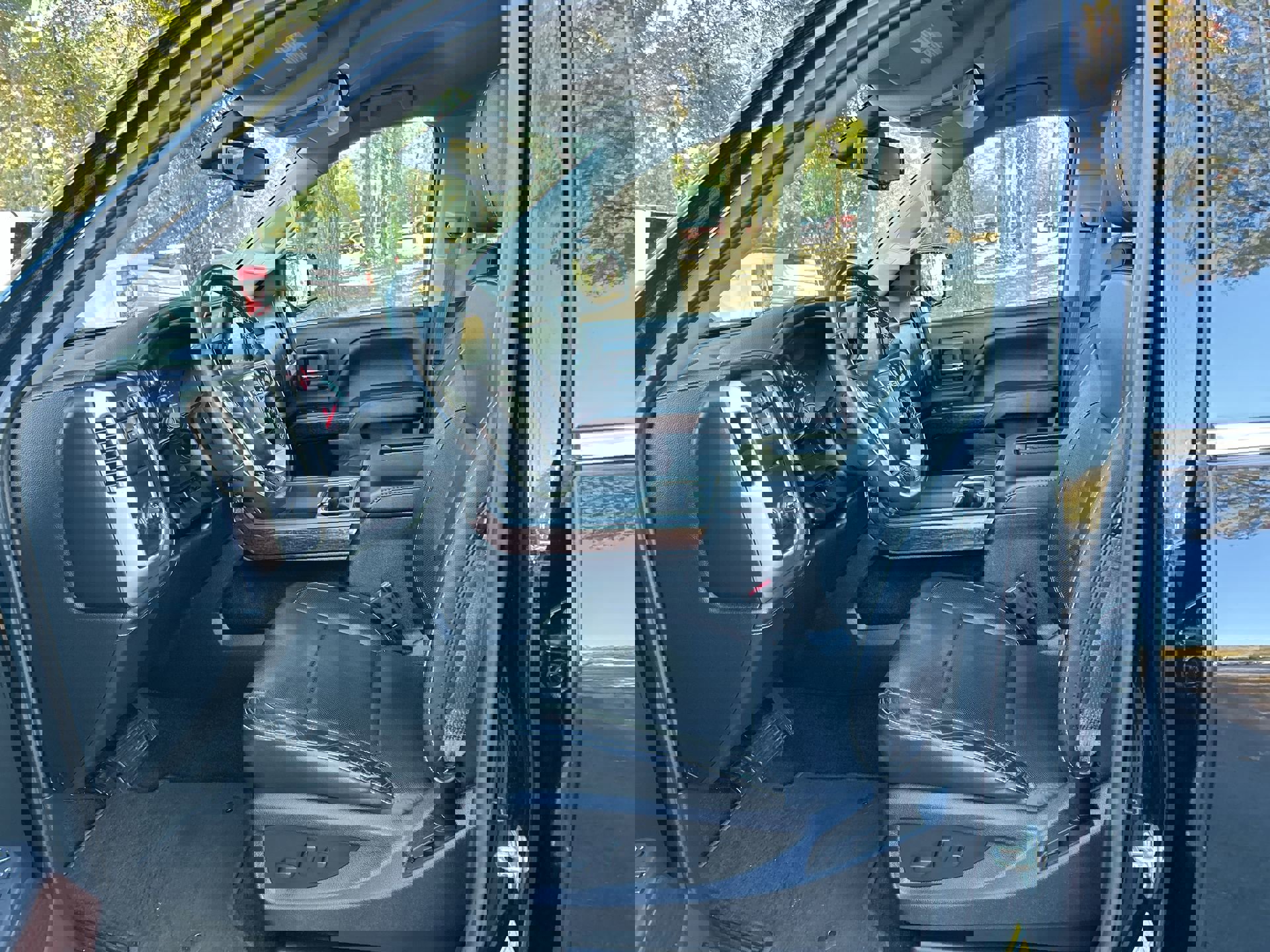 Used 2017 GMC Sierra 1500 SLT image 16