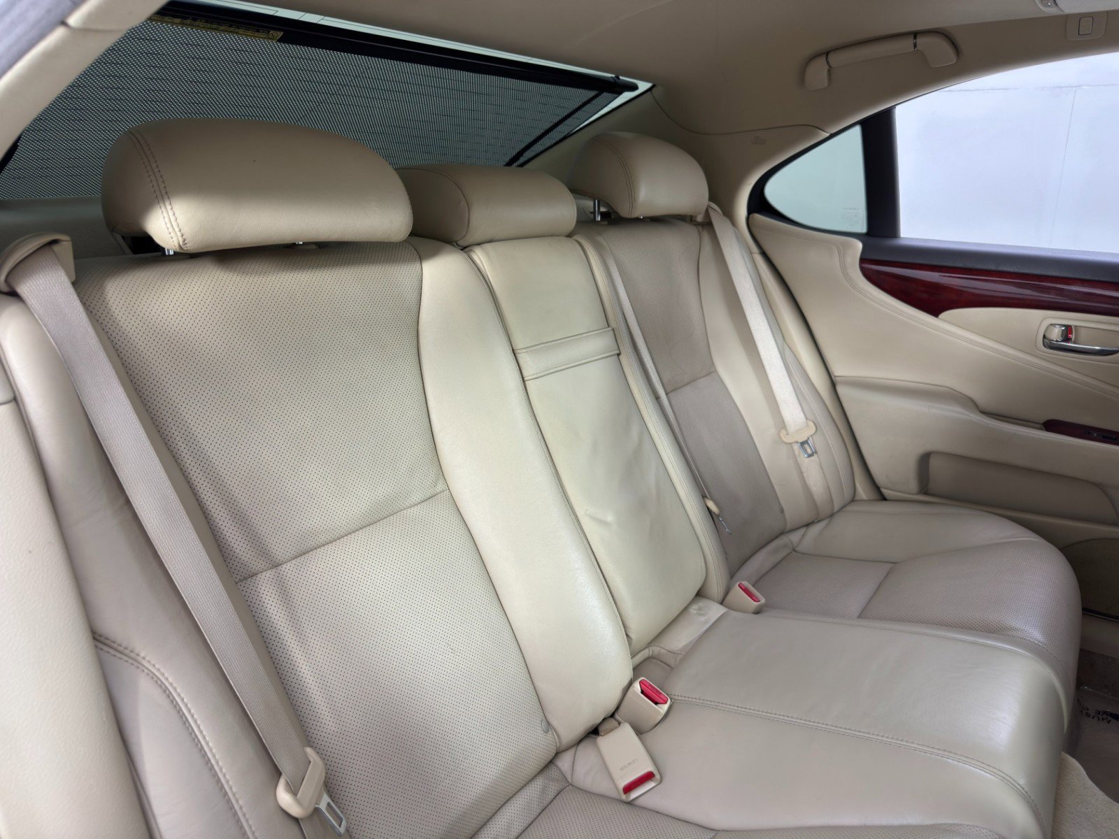 Used 2012 Lexus LS 460 w/ Comfort Pkg image 37