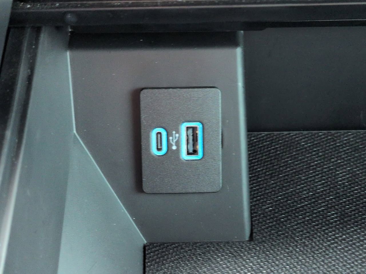 Used 2024 Ford F150 Lariat w/ FX4 Off-Road Package AWD/4WD image 23