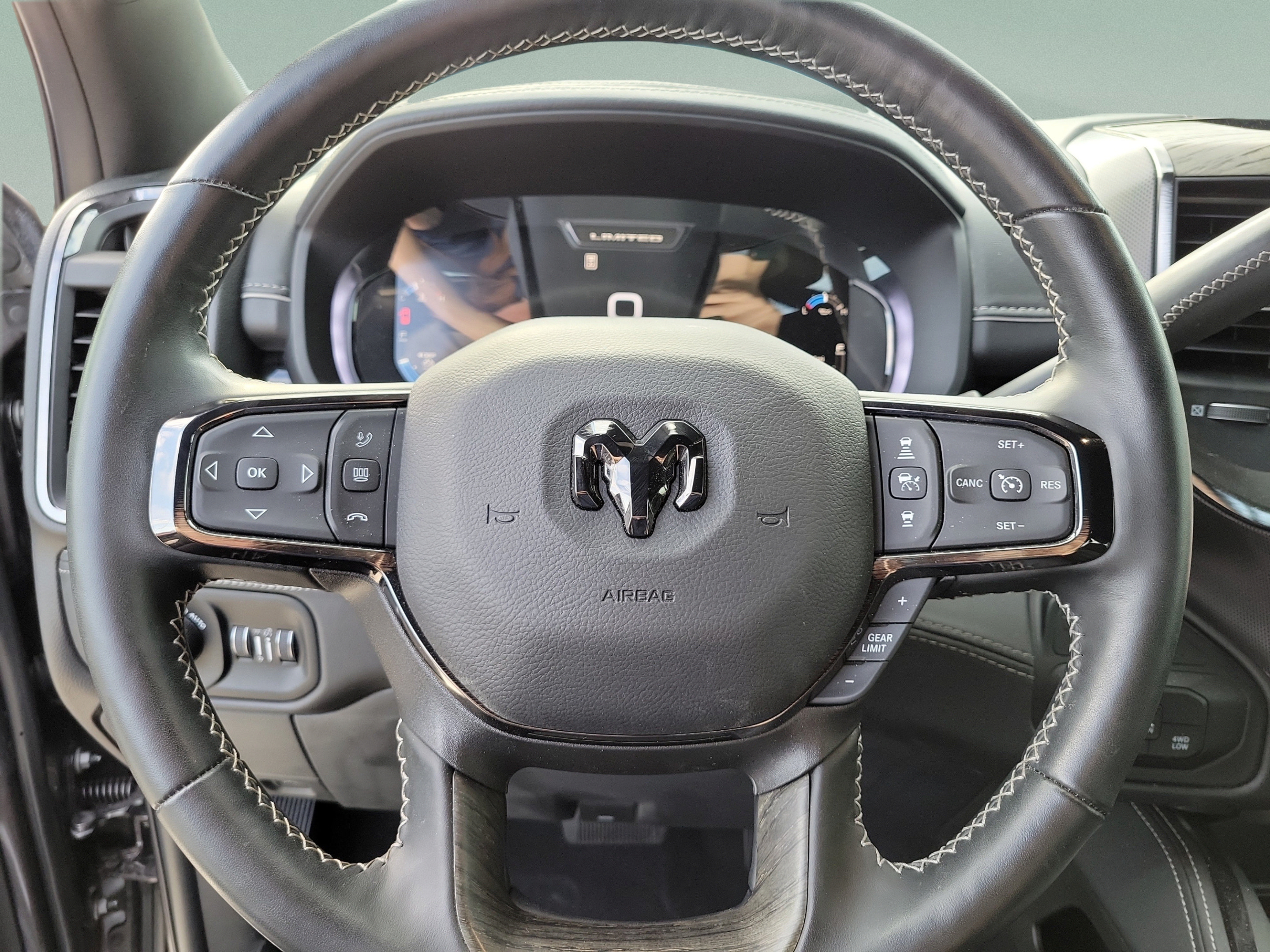 Certified 2025 RAM 2500 Limited AWD/4WD image 16
