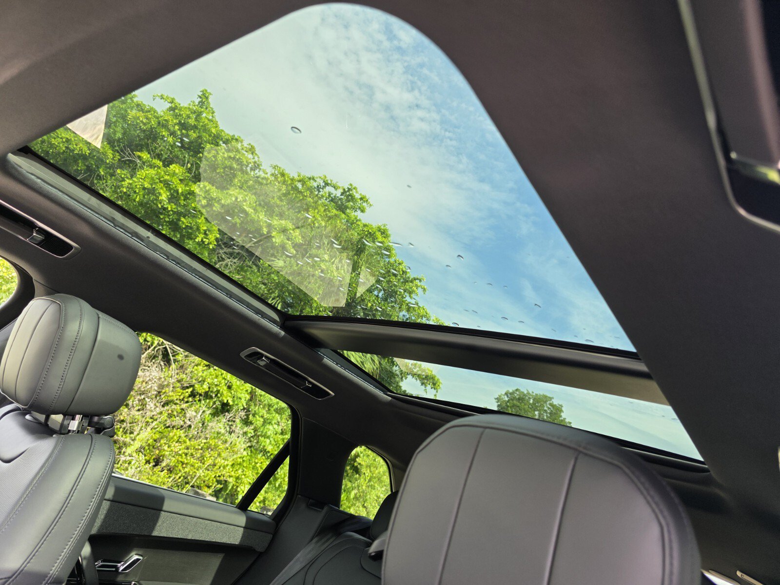 New 2026 Land Rover Range Rover Sport Dynamic SE AWD/4WD image 12