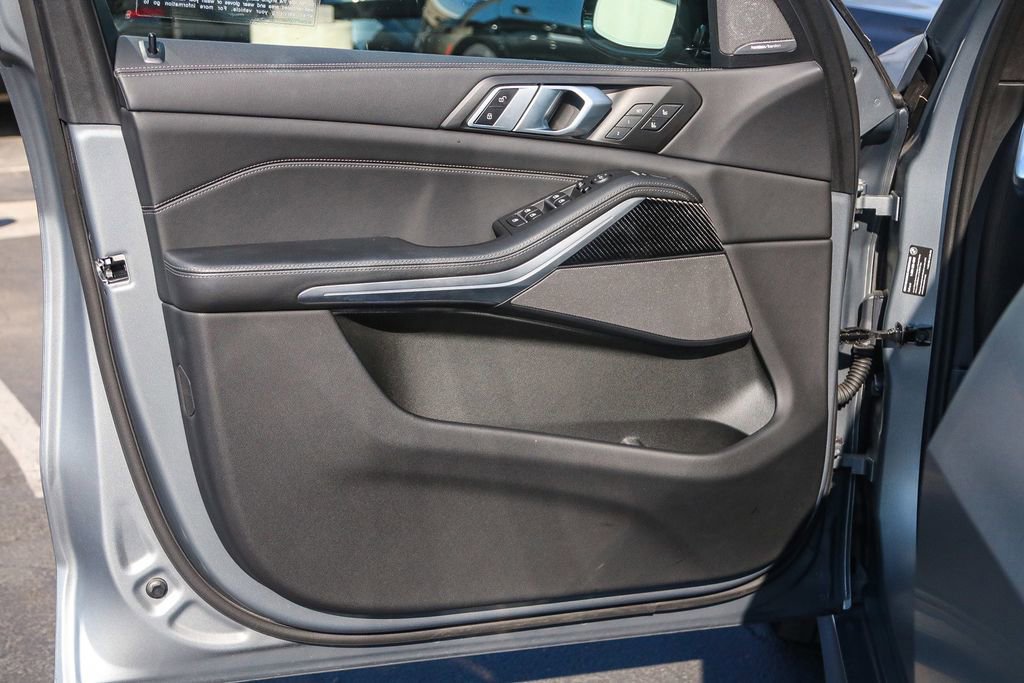 Used 2025 BMW X5 M60i image 23