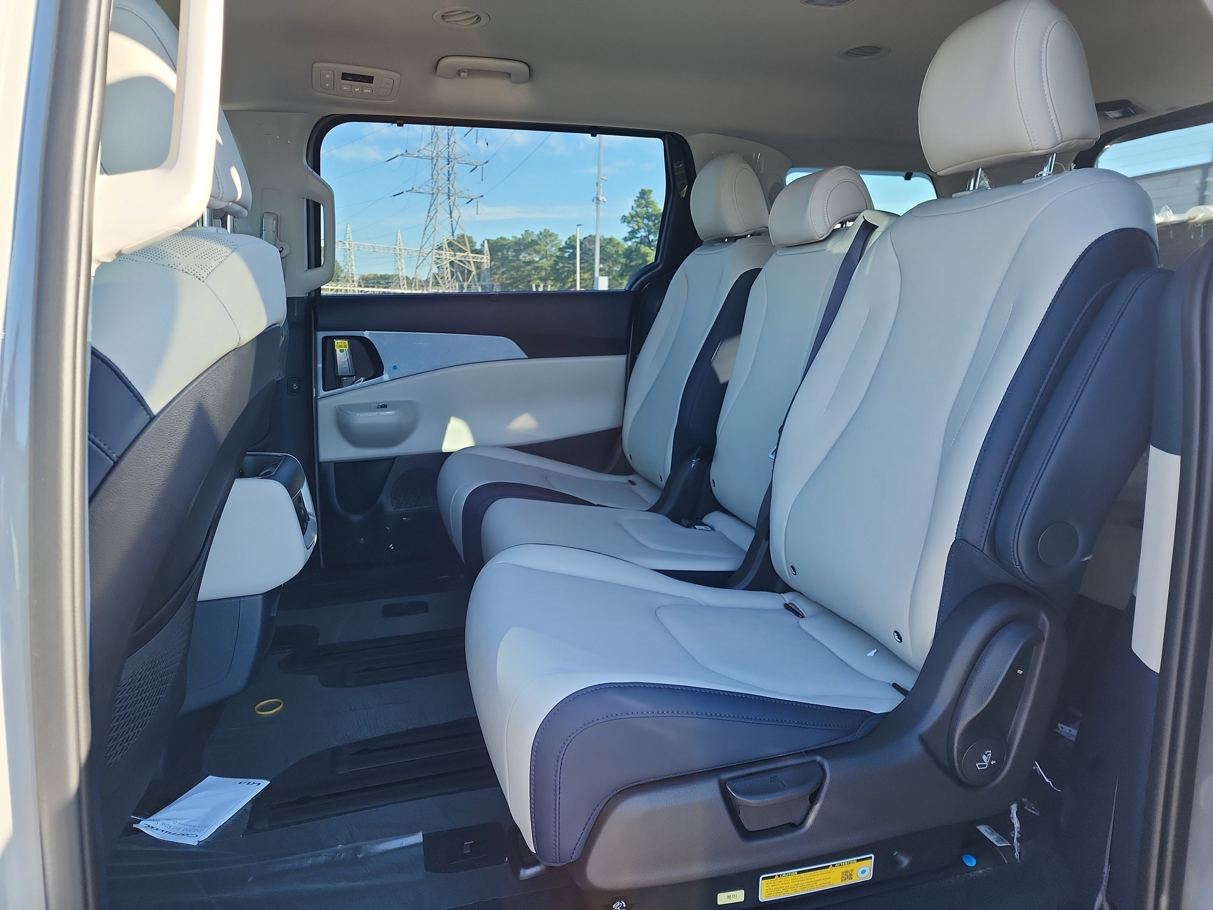 New 2026 Kia Carnival EX image 6