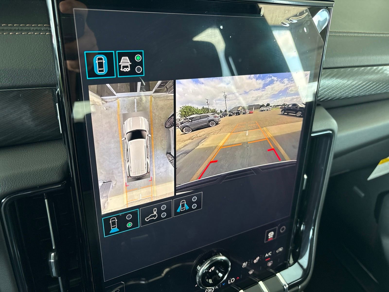 New 2026 GMC Yukon AT4 w/ AT4 Premium Package AWD/4WD image 30