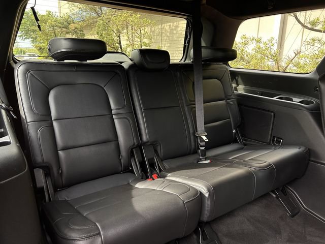 Used 2018 Lincoln Navigator Premiere image 31