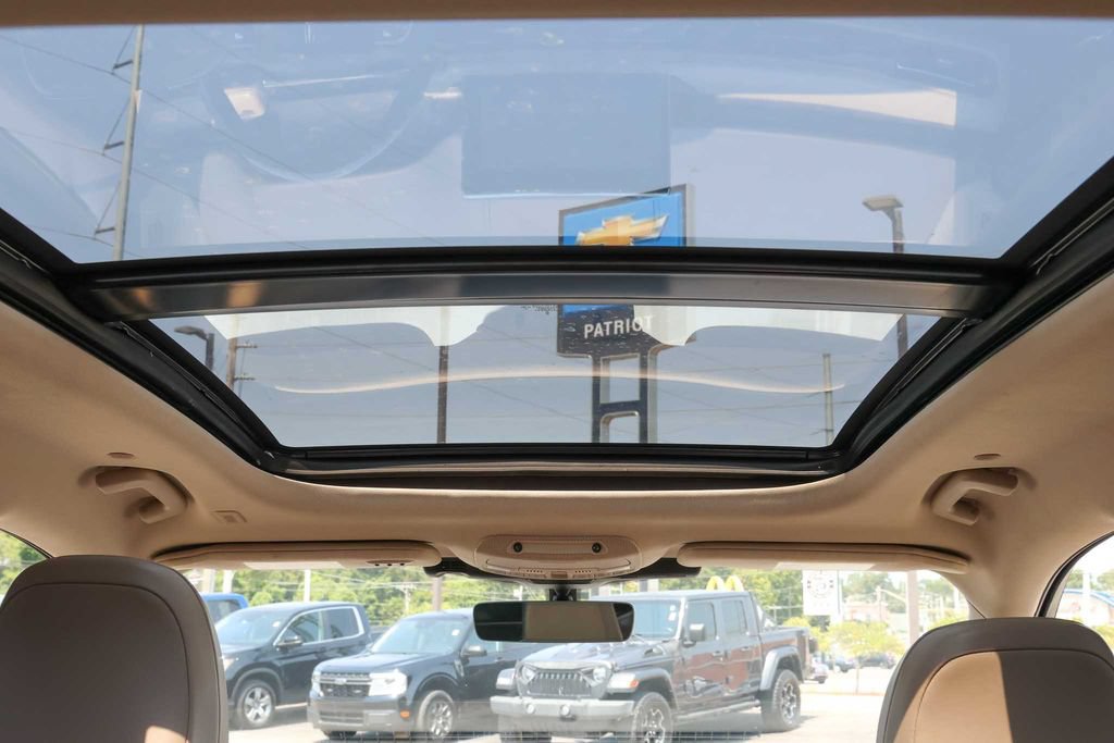 Used 2022 Lincoln Nautilus Reserve AWD/4WD image 11