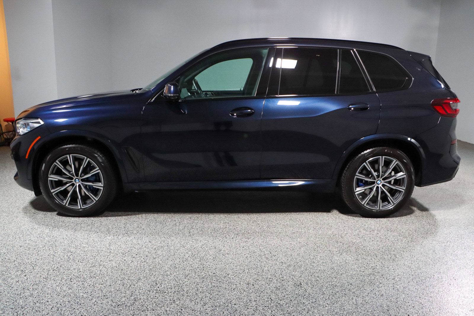 Used 2023 BMW X5 xDrive40i w/ Executive Package AWD/4WD image 10