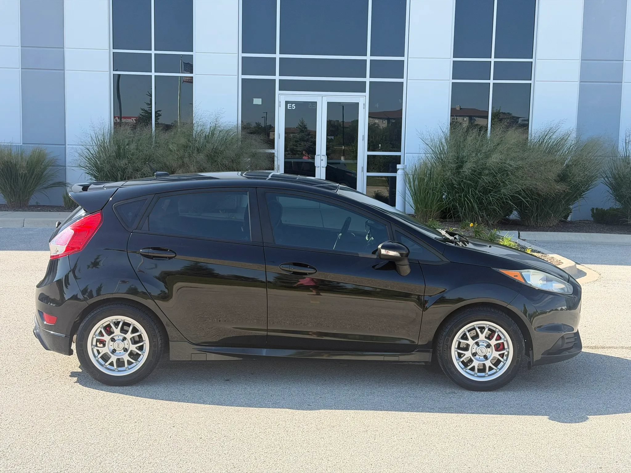 Used 2016 Ford Fiesta ST w/ ST Recaro Package FWD image 4