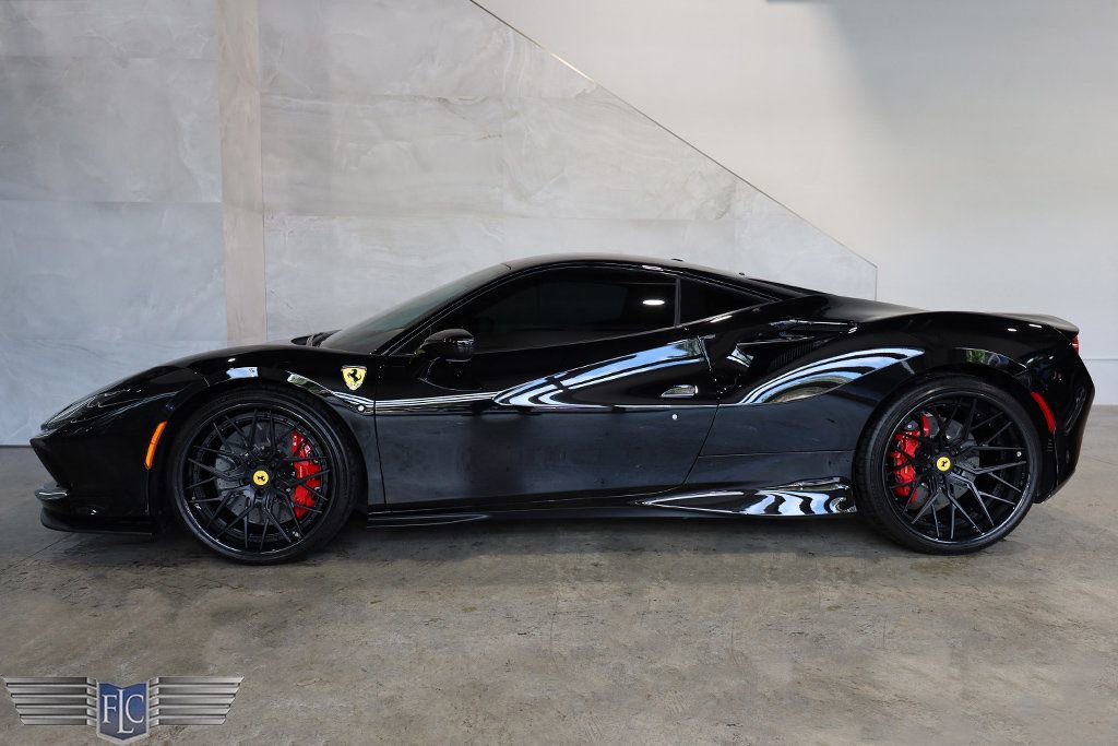 Used 2020 Ferrari F8 Tributo image 2