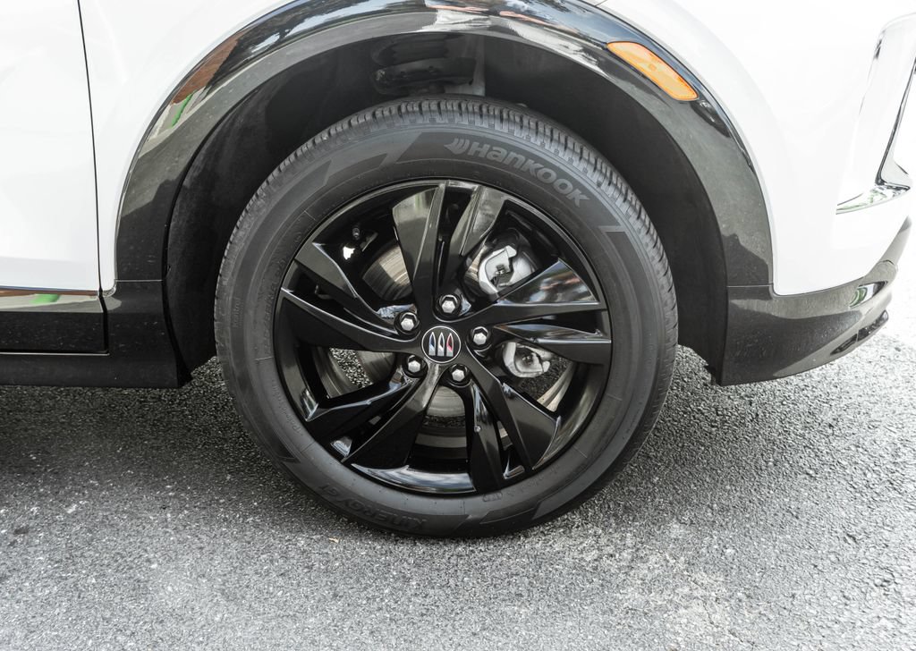 Used 2024 Buick Encore GX Sport Touring w/ Comfort Package AWD/4WD image 4