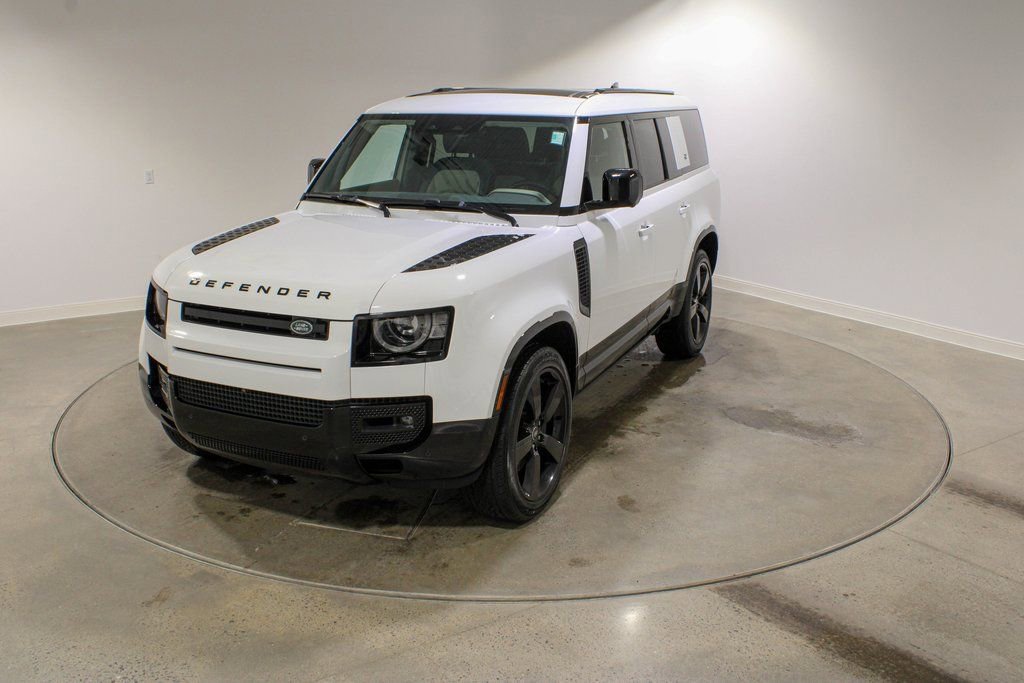 Used 2024 Land Rover Defender 130 X-Dynamic SE image 1