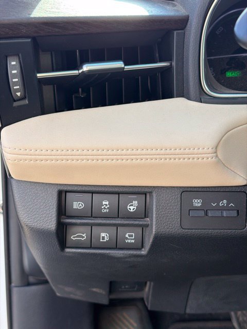 Used 2020 Toyota Avalon Limited w/ Advanced Safety Package FWD image 19