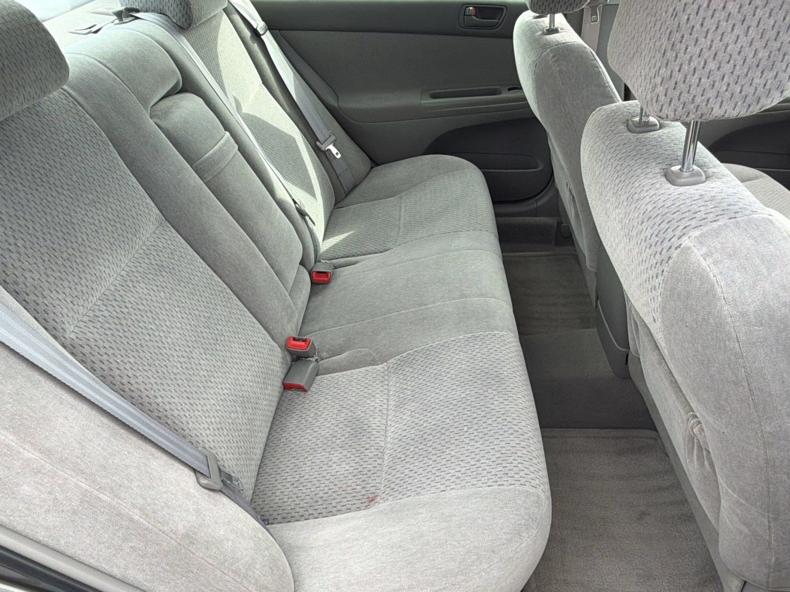 Used 2004 Toyota Camry LE FWD image 27