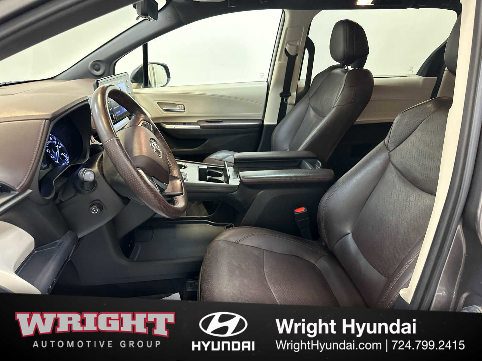 Used 2021 Toyota Sienna Platinum image 11