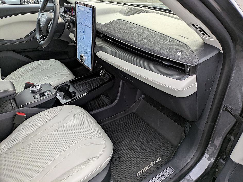 Used 2023 Ford Mustang Mach-E Premium image 39