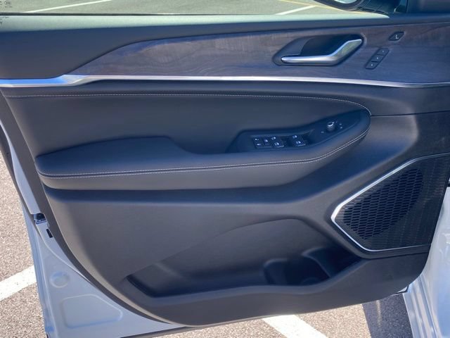 New 2025 Jeep Grand Cherokee Overland w/ Adv Protech Group III AWD/4WD image 12