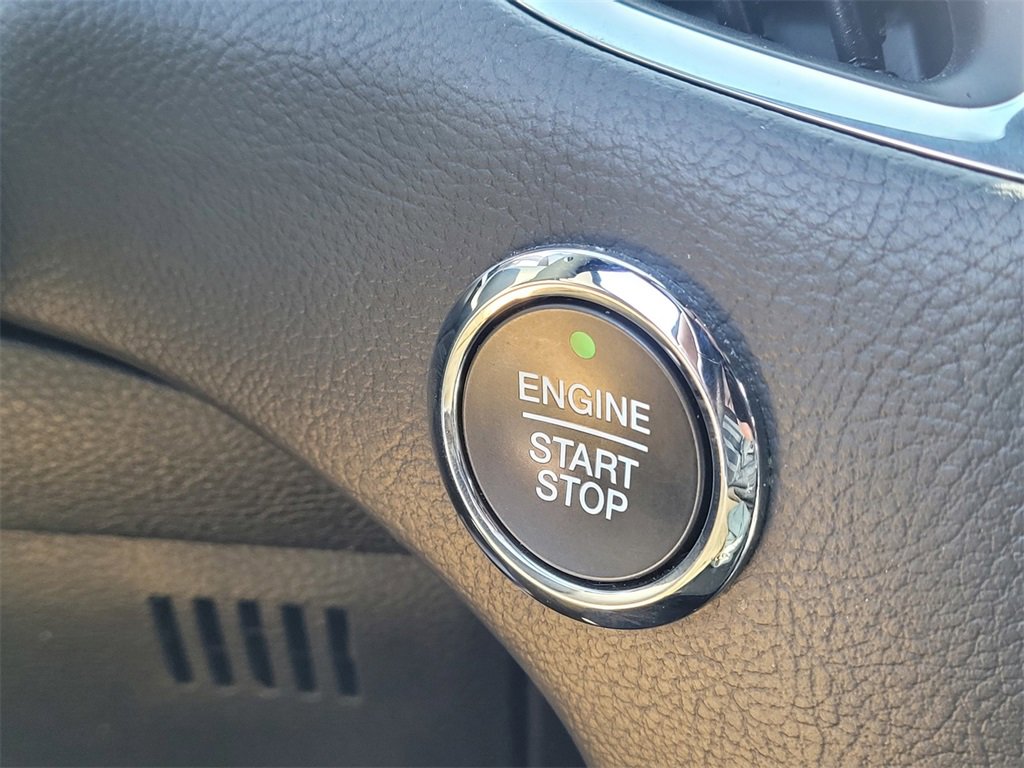 Used 2022 Ford Edge ST image 18