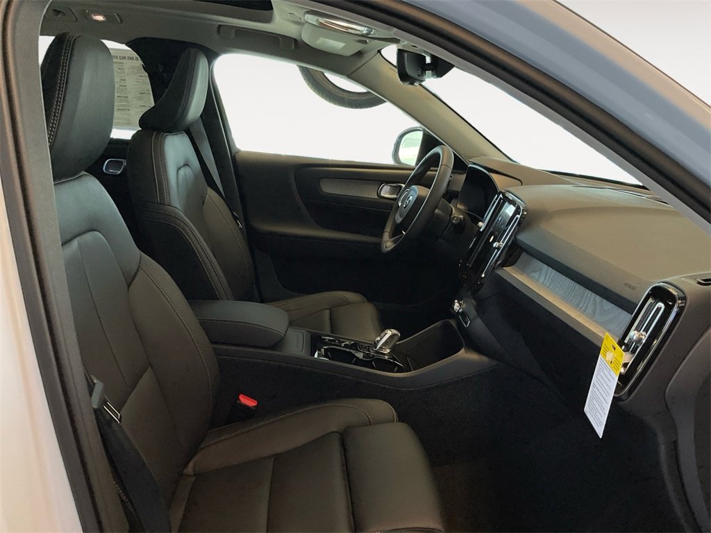 New 2026 Volvo XC40 B5 Plus w/ Protection Package Premier image 14