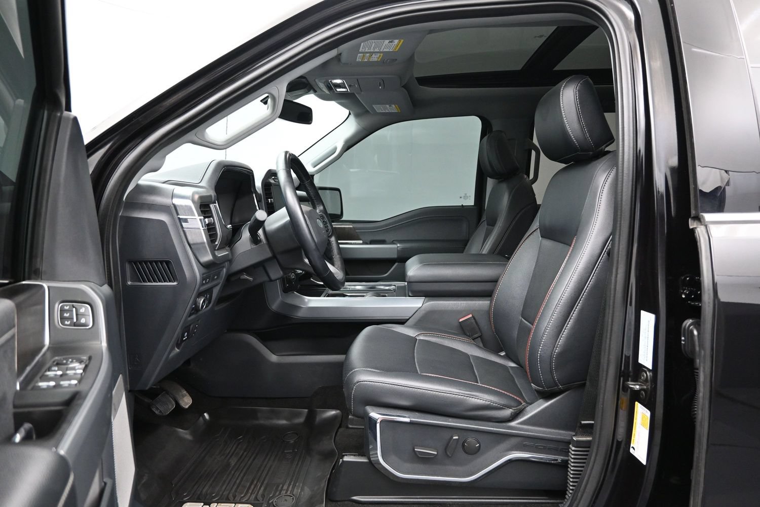 Used 2022 Ford F150 Lariat AWD/4WD image 9