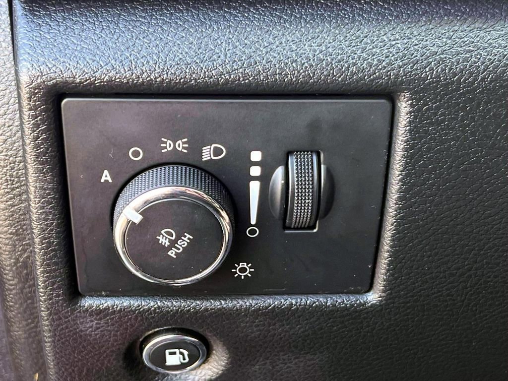 Certified 2019 Jeep Grand Cherokee Altitude image 19