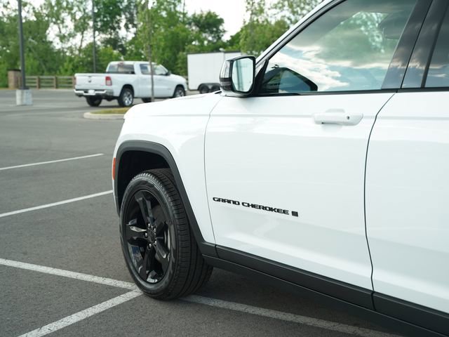 New 2026 Jeep Grand Cherokee L Limited w/ Limited Altitude Package AWD/4WD image 38