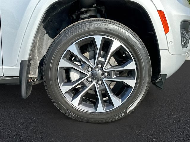 Used 2024 Jeep Grand Cherokee Overland w/ Trailer Tow Package AWD/4WD image 34
