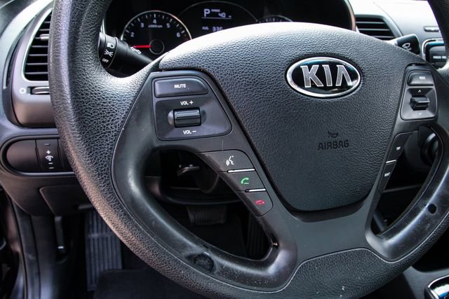 Used 2017 Kia Forte LX image 17