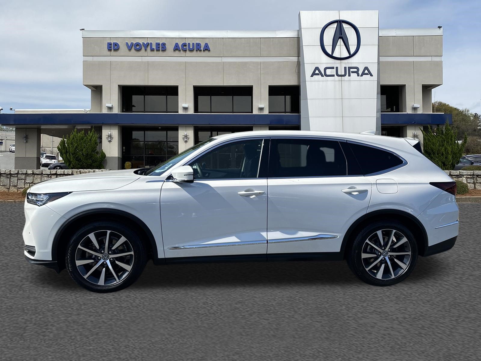 Certified 2026 Acura MDX w/ Technology Package FWD image 8