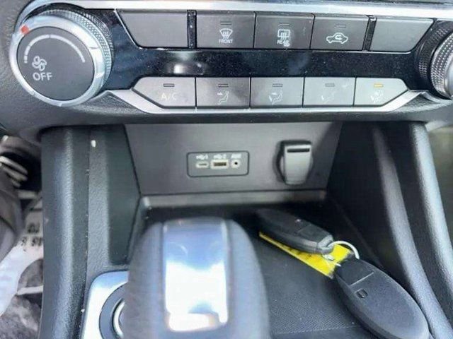 Used 2022 Nissan Sentra SV image 18